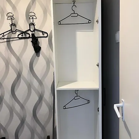 Pv Apartman *